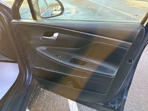 Used 2023 Hyundai Santa Fe SEL w/ Premium Package image 13