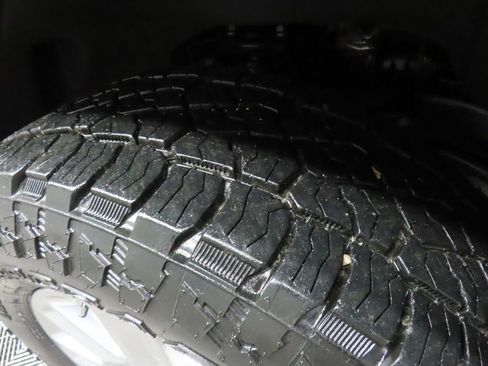 Used 2024 Chevrolet Silverado 2500 High Country w/ High Country Premium Package image 7