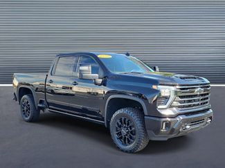 Used 2025 Chevrolet Silverado 2500 High Country w/ Midnight Edition AWD/4WD video 2