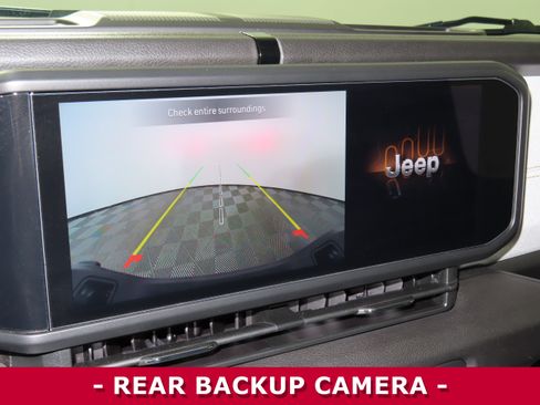 Used 2025 Jeep Gladiator Sport image 19