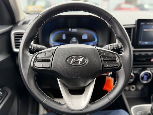 Used 2023 Hyundai Venue SEL w/ Cargo Package FWD image 8
