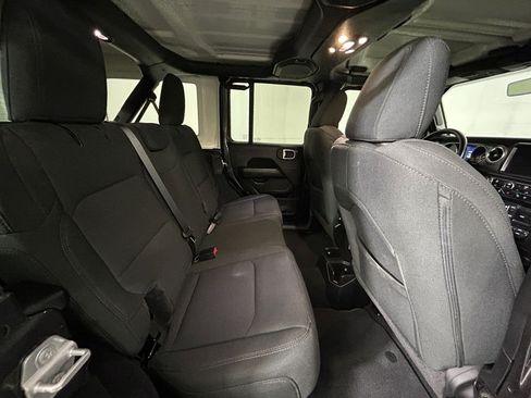 Used 2021 Jeep Wrangler Unlimited Sahara AWD/4WD image 17