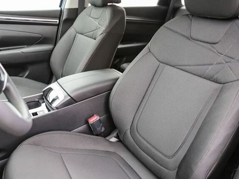 Certified 2024 Hyundai Tucson SE image 18