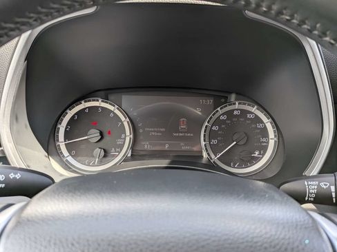 Used 2023 Toyota Highlander XLE FWD image 28