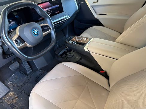 Used 2023 BMW iX xDrive50 w/ Ultimate Package 2 image 9
