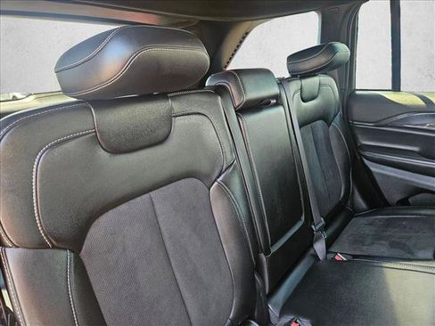 Used 2023 Jeep Grand Cherokee Altitude AWD/4WD image 14