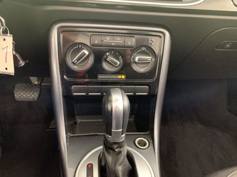 Used 2018 Volkswagen Beetle 2.0T S image 11