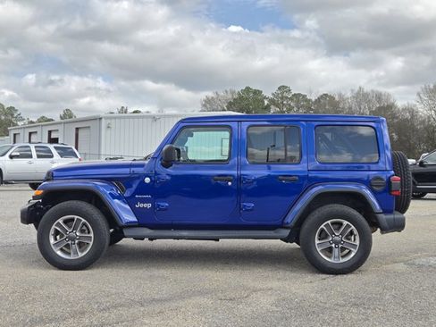 Used 2020 Jeep Wrangler Unlimited Sahara image 12