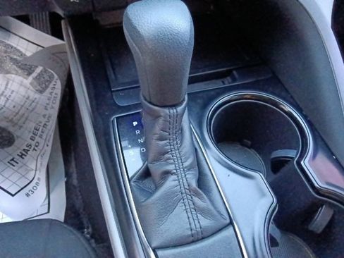 Used 2019 Toyota Camry L image 25