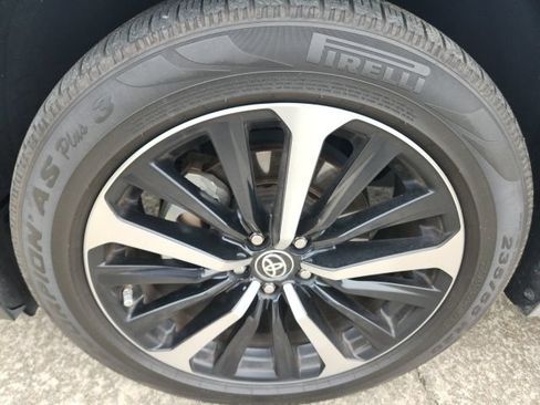 Used 2022 Toyota Highlander XSE FWD image 13
