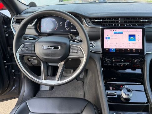 Used 2024 Jeep Grand Cherokee L Limited AWD/4WD image 18