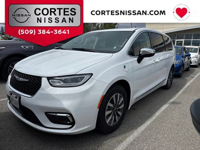 Used 2023 Chrysler Pacifica Limited