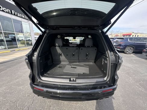 Used 2025 Chevrolet Traverse RS image 20