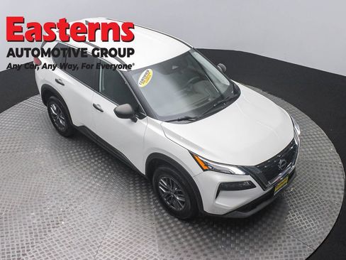 Used 2023 Nissan Rogue S AWD/4WD image 3