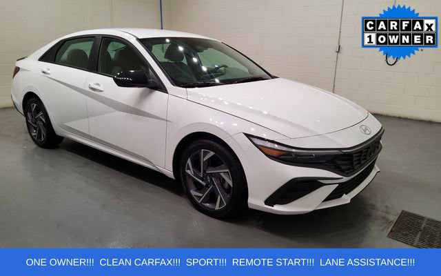 Used 2025 Hyundai Elantra SEL FWD image 1