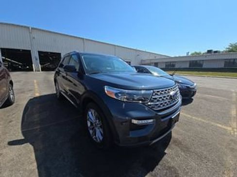 Used 2023 Ford Explorer Limited w/ Limited Technology Package AWD/4WD image 3