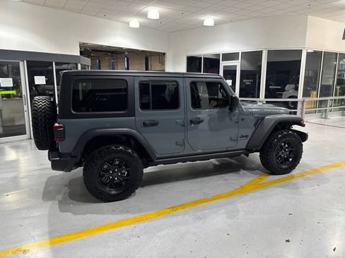 Used 2024 Jeep Wrangler Unlimited Sport AWD/4WD image 10