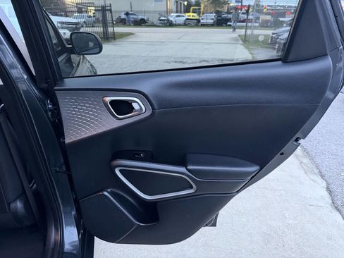 Used 2022 Kia Soul LX w/ Technology Package image 23