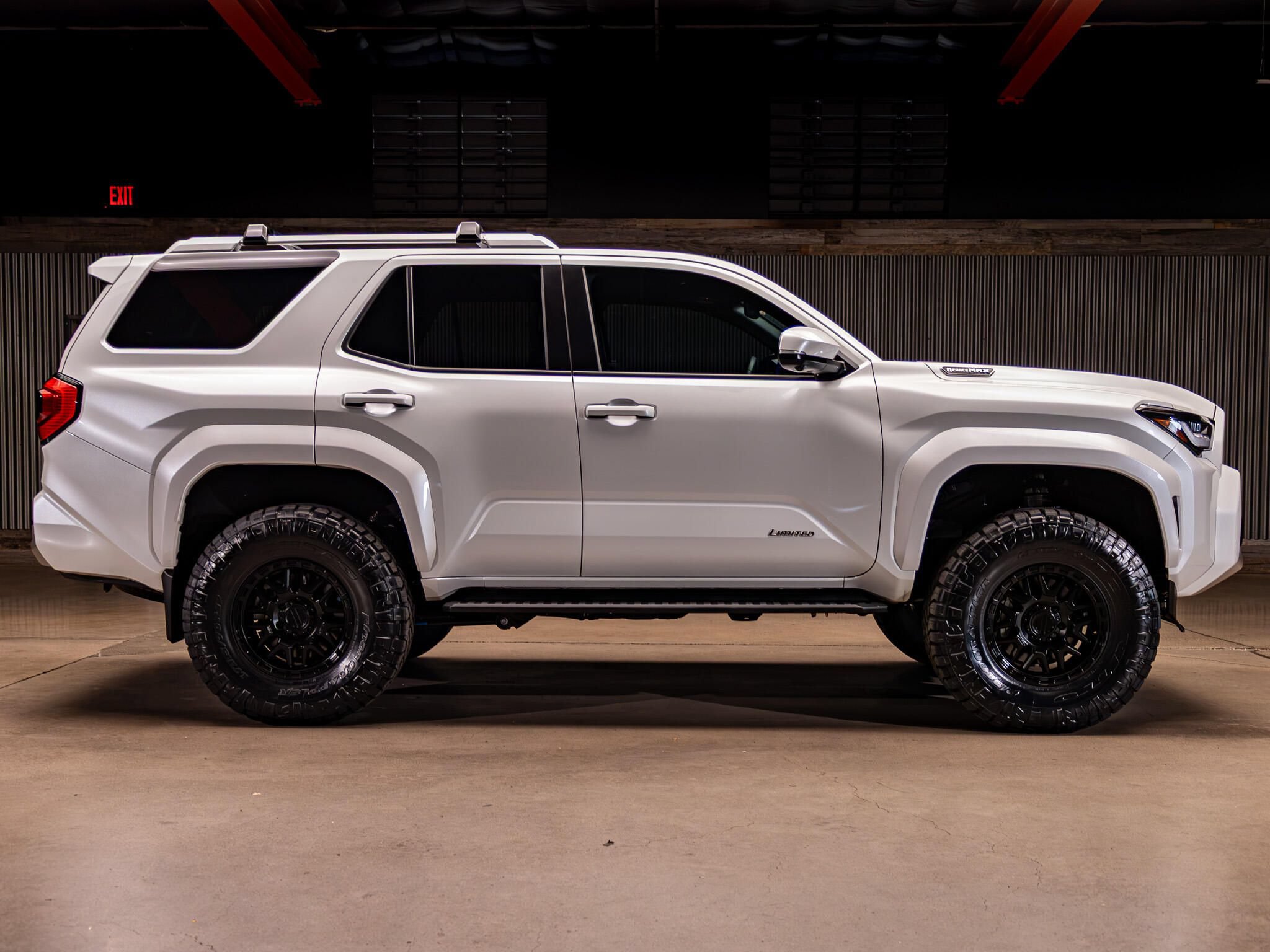 Used 2025 Toyota 4Runner Limited AWD/4WD image 11