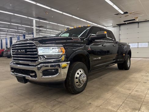 Used 2019 RAM 3500 Limited image 2