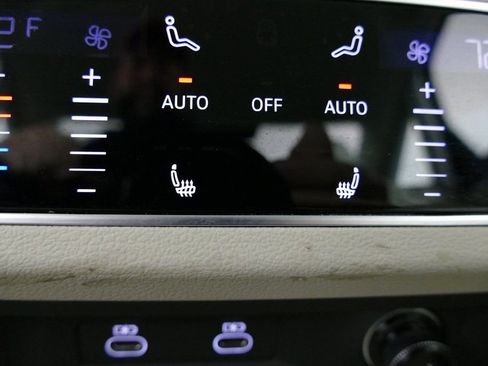 Used 2025 Audi A6 3.0T Prestige image 31