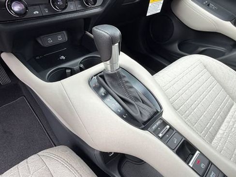 New 2026 Honda HR-V LX image 24