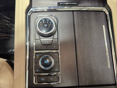 Used 2023 Ford Expedition Platinum AWD/4WD image 18