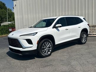 Used 2025 Buick Enclave Preferred w/ Power Package FWD video 2