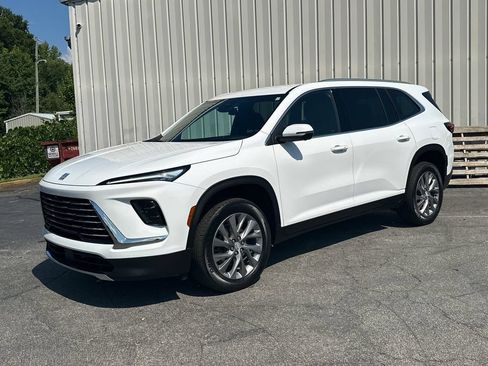 Used 2025 Buick Enclave Preferred w/ Power Package FWD image 2