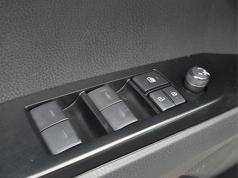 New 2026 Toyota Camry SE FWD image 18