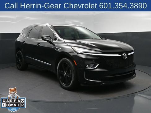 Used 2023 Buick Enclave Essence w/ Experience Buick Package FWD image 9