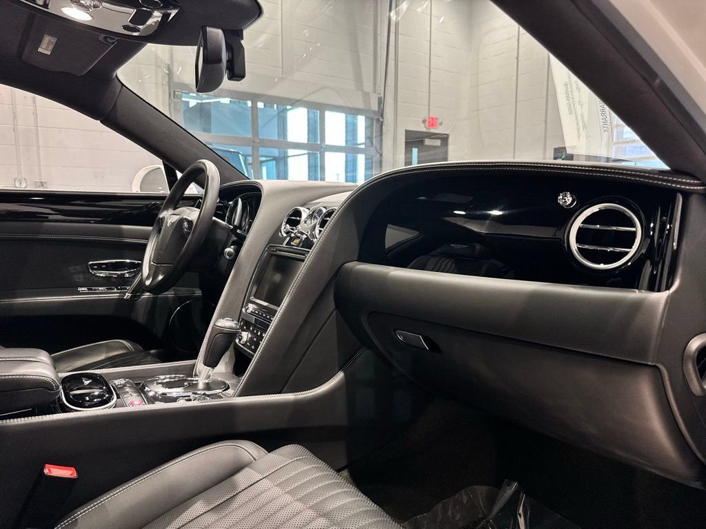 Used 2018 Bentley Flying Spur V8 AWD/4WD image 37