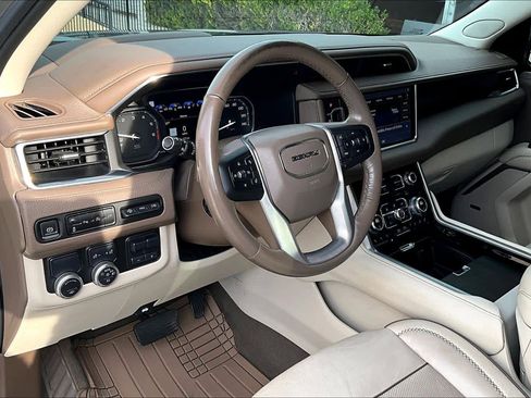 Used 2021 GMC Yukon Denali w/ Denali Ultimate Package image 20
