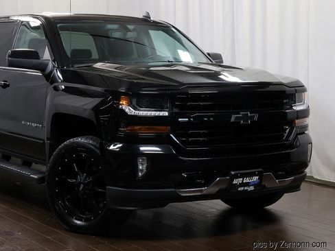 Used 2018 Chevrolet Silverado 1500 LT w/ All Star Edition AWD/4WD image 2