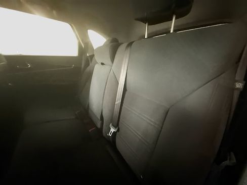 Used 2019 Kia Sorento FWD image 23