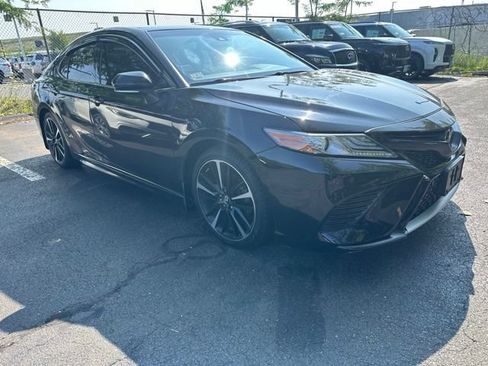 Used 2018 Toyota Camry XSE FWD image 5