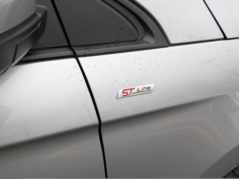 Certified 2024 Ford Edge ST-Line image 9