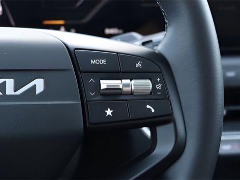 Used 2025 Kia K4 EX image 20