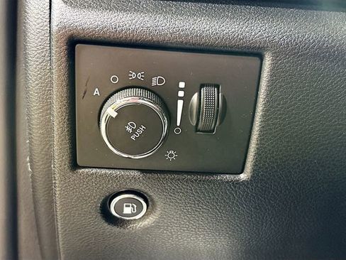 Used 2020 Jeep Grand Cherokee High Altitude AWD/4WD image 12