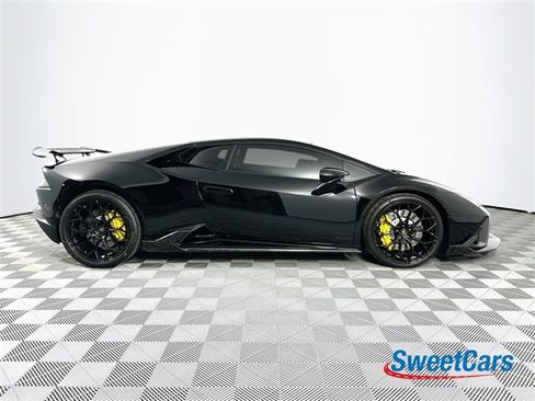 Used 2021 Lamborghini Huracan EVO image 8