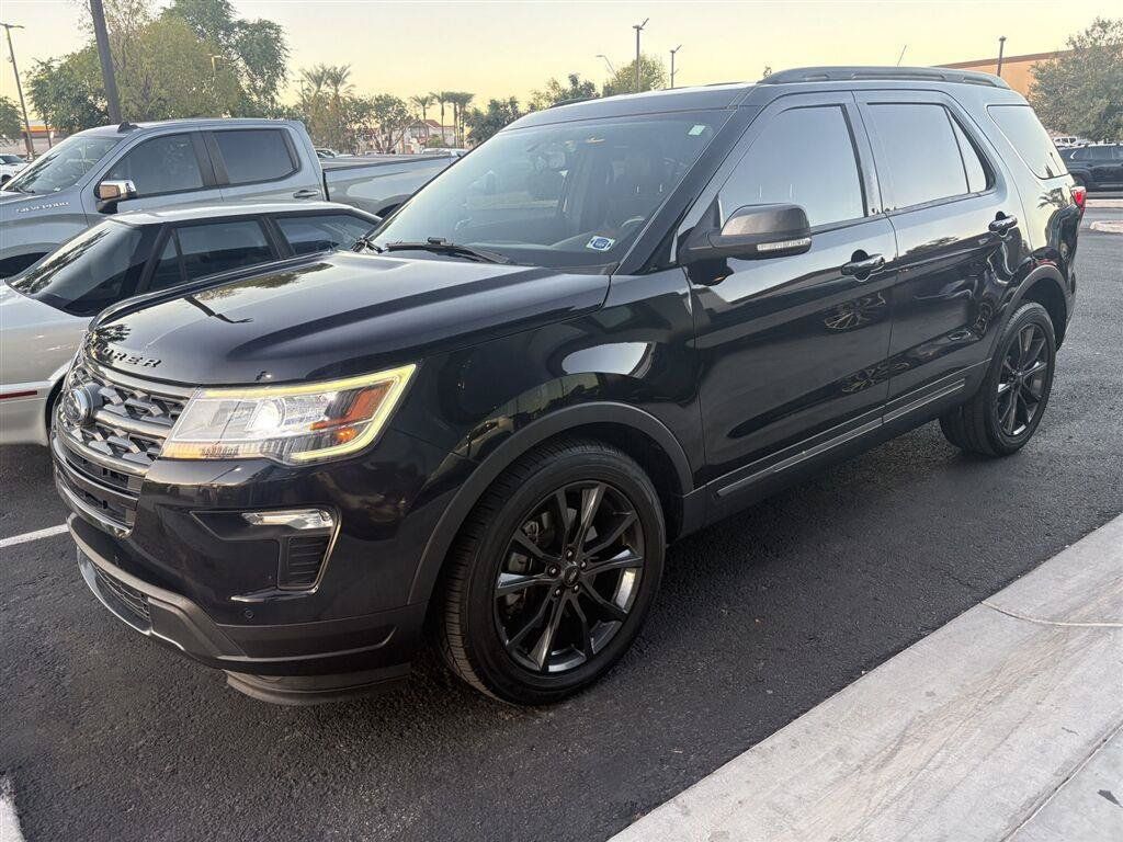 Used 2019 Ford Explorer XLT w/ Equipment Group 202A FWD image 2