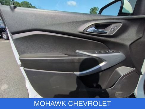 Used 2024 Chevrolet Trax LS w/ LS Convenience Package FWD image 21