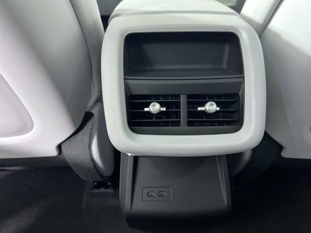 Used 2026 Cadillac Lyriq Sport AWD/4WD image 21