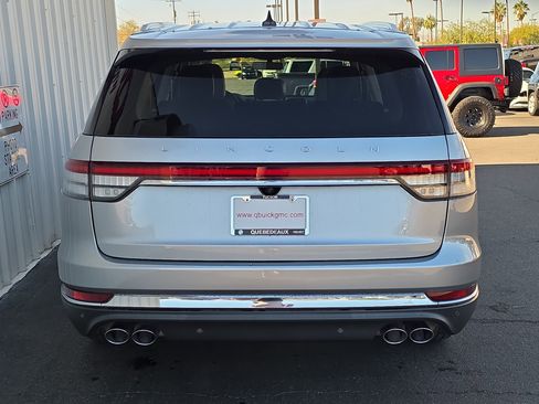 Used 2023 Lincoln Aviator Standard w/ Elements Package image 10