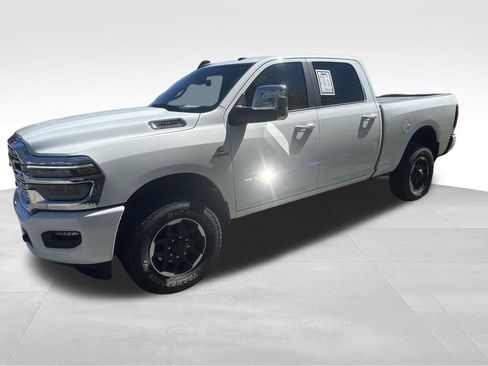 Used 2026 RAM 2500 Laramie AWD/4WD image 16