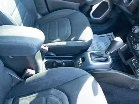 Used 2020 Jeep Renegade Latitude w/ UConnect 8.4 Nav Group image 41