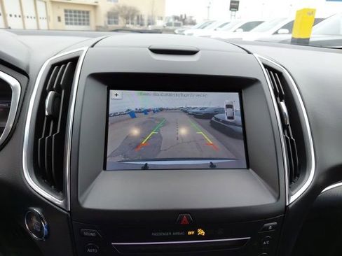 Used 2019 Ford Edge Titanium image 21