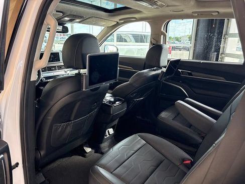 Certified 2022 Kia Telluride SX w/ SX Prestige Package AWD/4WD image 17