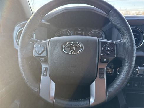 Used 2023 Toyota Tacoma TRD Off-Road image 18