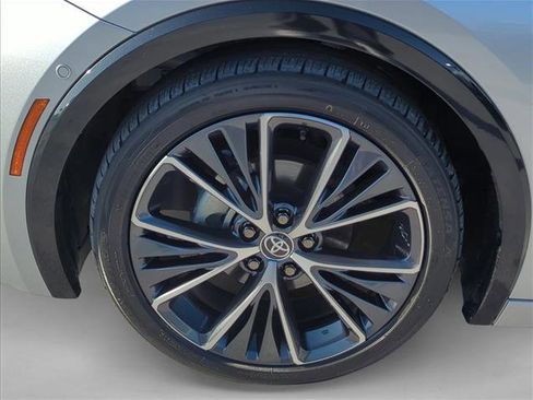 Used 2024 Toyota Prius Limited w/ Limited Premium Package image 9